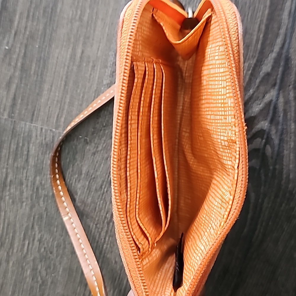 Authentic Fossil Clutch - Picture 4 of 11